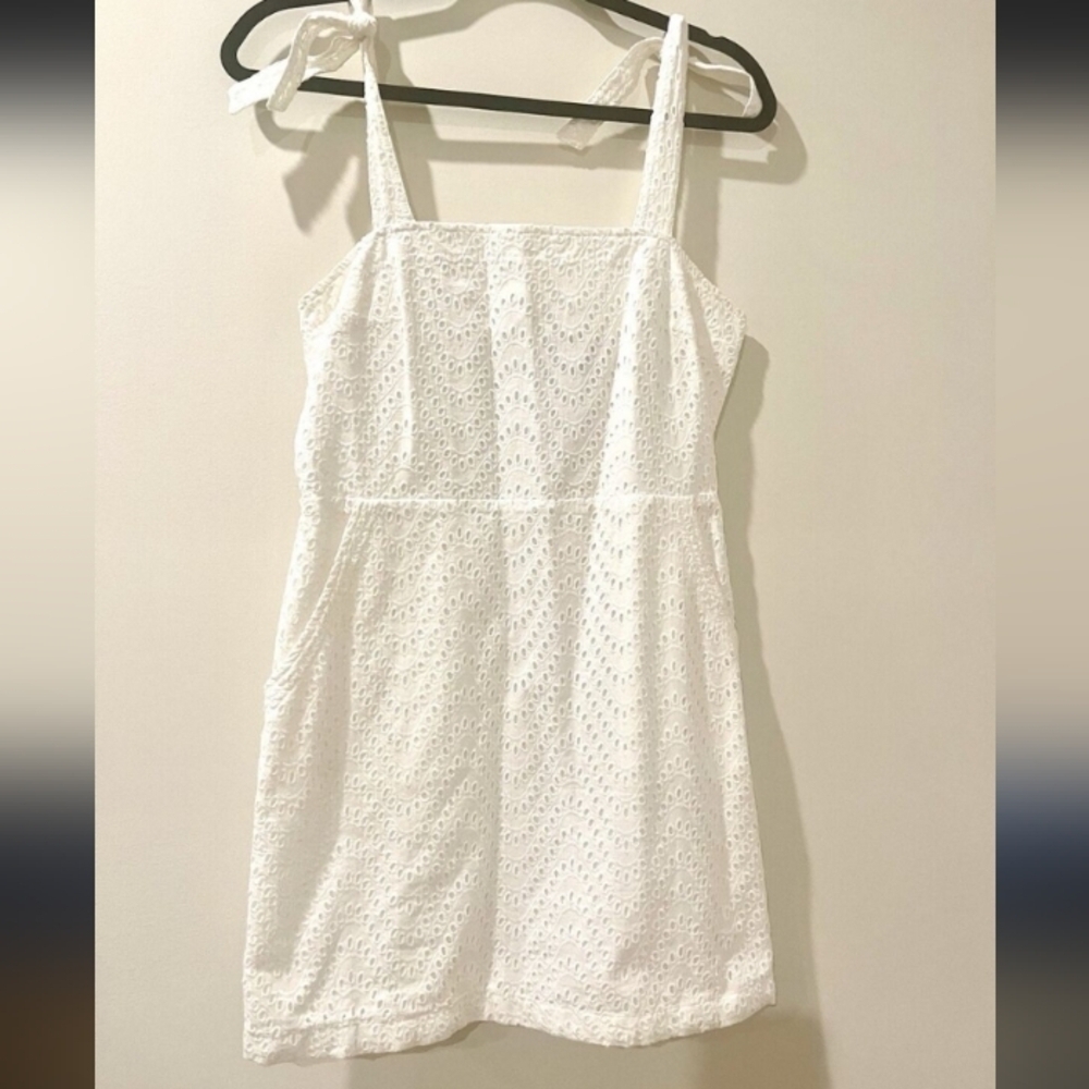 Express Coquette Girl Eyelet Lined Adjustable Bow Tie Straps Shift Mini Sundress